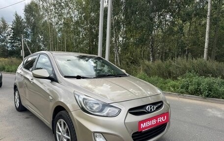 Hyundai Solaris II рестайлинг, 2011 год, 599 900 рублей, 2 фотография