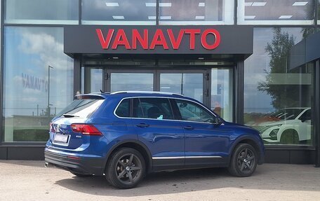Volkswagen Tiguan II, 2018 год, 2 950 000 рублей, 6 фотография