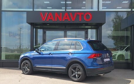 Volkswagen Tiguan II, 2018 год, 2 950 000 рублей, 5 фотография