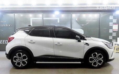 Renault Captur II, 2022 год, 1 410 005 рублей, 3 фотография