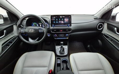 Hyundai Kona I, 2022 год, 1 730 005 рублей, 5 фотография