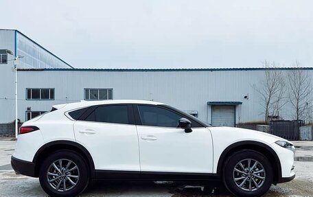 Mazda CX-4, 2023 год, 1 720 000 рублей, 3 фотография