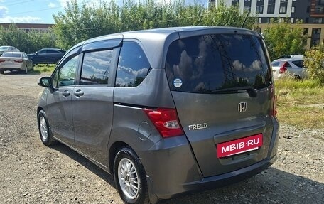 Honda Freed I, 2010 год, 950 000 рублей, 8 фотография