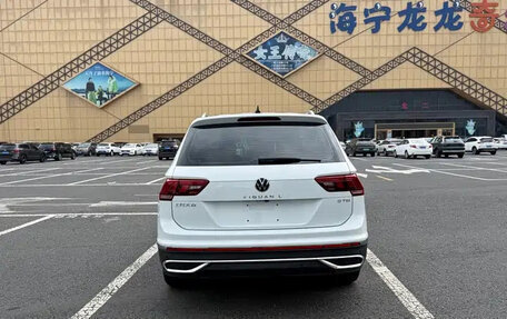 Volkswagen Tiguan II, 2023 год, 2 042 000 рублей, 5 фотография
