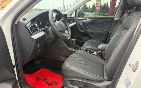 Volkswagen Tiguan II, 2023 год, 2 042 000 рублей, 7 фотография