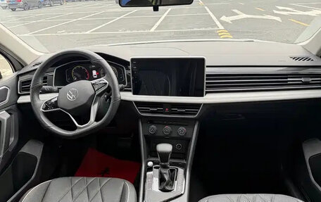 Volkswagen Tiguan II, 2023 год, 2 042 000 рублей, 9 фотография