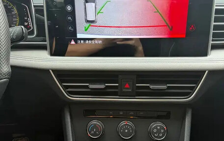 Volkswagen Tiguan II, 2023 год, 2 042 000 рублей, 10 фотография