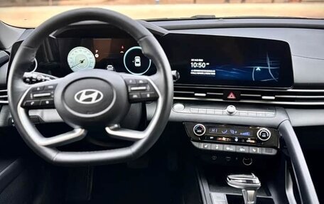 Hyundai Elantra, 2023 год, 1 260 000 рублей, 7 фотография