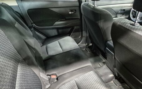 Mitsubishi Outlander III рестайлинг 3, 2015 год, 1 485 000 рублей, 16 фотография