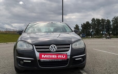 Volkswagen Jetta VI, 2008 год, 690 000 рублей, 3 фотография