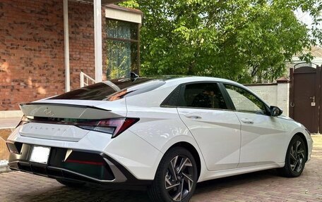 Hyundai Elantra, 2023 год, 2 070 000 рублей, 4 фотография