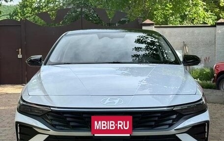 Hyundai Elantra, 2023 год, 2 070 000 рублей, 2 фотография