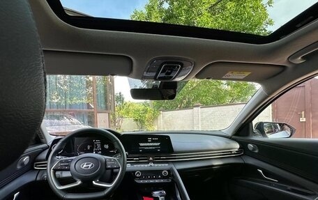 Hyundai Elantra, 2023 год, 2 070 000 рублей, 17 фотография
