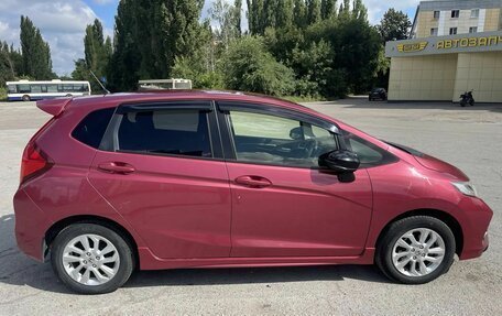 Honda Fit III, 2018 год, 1 080 000 рублей, 6 фотография