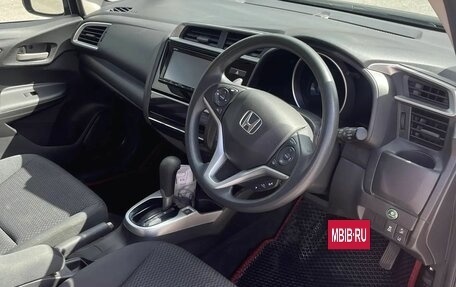 Honda Fit III, 2018 год, 1 080 000 рублей, 4 фотография