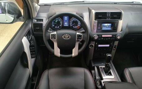 Toyota Land Cruiser Prado 150 рестайлинг 2, 2011 год, 2 550 000 рублей, 11 фотография