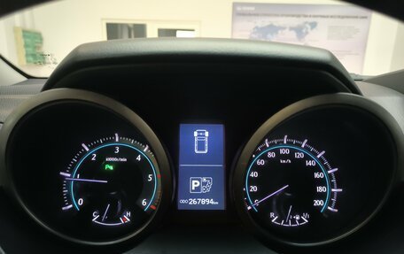 Toyota Land Cruiser Prado 150 рестайлинг 2, 2011 год, 2 550 000 рублей, 10 фотография
