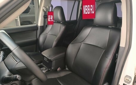 Toyota Land Cruiser Prado 150 рестайлинг 2, 2011 год, 2 550 000 рублей, 23 фотография