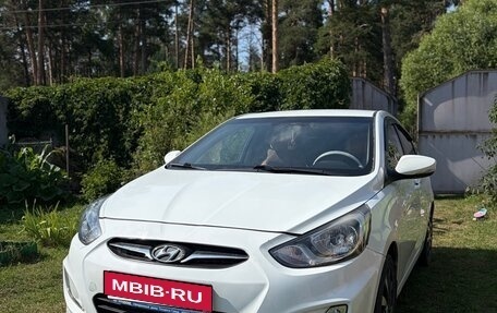 Hyundai Solaris II рестайлинг, 2012 год, 750 000 рублей, 1 фотография