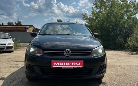 Volkswagen Polo VI (EU Market), 2012 год, 700 000 рублей, 1 фотография