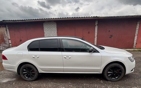 Skoda Superb III рестайлинг, 2014 год, 899 999 рублей, 3 фотография