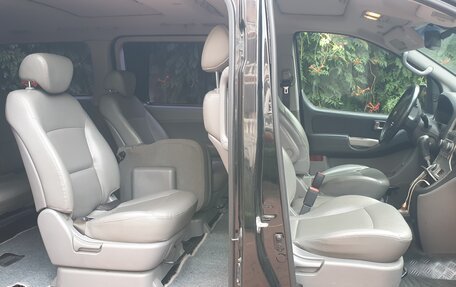 Hyundai Grand Starex Grand Starex I рестайлинг 2, 2013 год, 1 950 000 рублей, 11 фотография