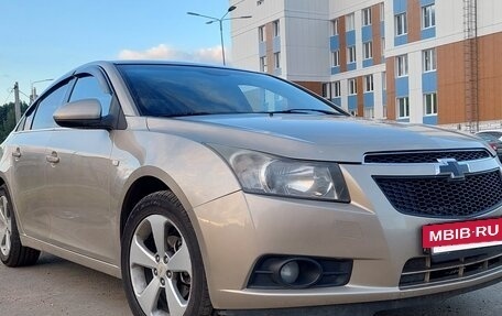 Chevrolet Cruze II, 2011 год, 685 000 рублей, 8 фотография