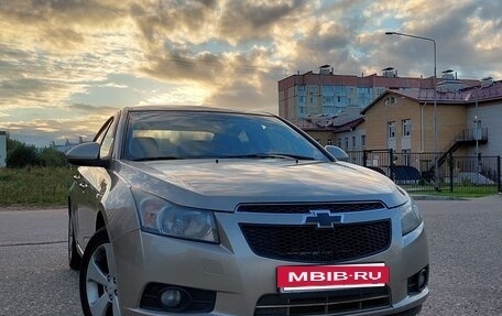 Chevrolet Cruze II, 2011 год, 685 000 рублей, 3 фотография