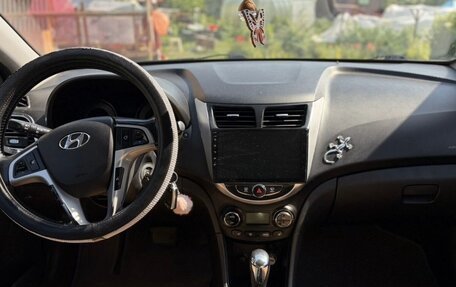 Hyundai Solaris II рестайлинг, 2012 год, 750 000 рублей, 5 фотография
