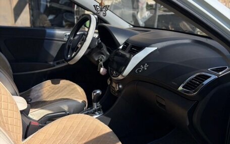 Hyundai Solaris II рестайлинг, 2012 год, 750 000 рублей, 6 фотография