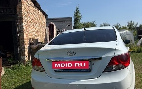 Hyundai Solaris II рестайлинг, 2012 год, 750 000 рублей, 7 фотография