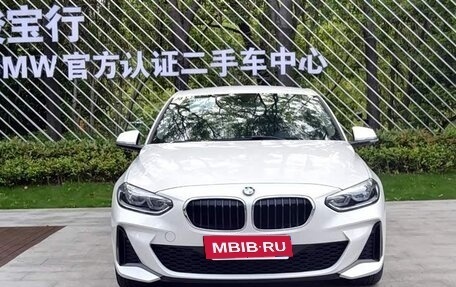 BMW 1 серия, 2023 год, 1 530 000 рублей, 2 фотография