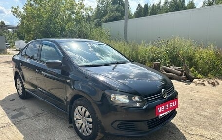 Volkswagen Polo VI (EU Market), 2012 год, 700 000 рублей, 2 фотография