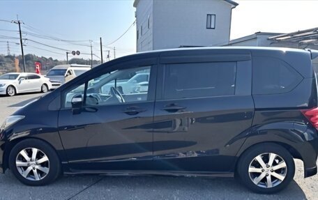 Honda Freed I, 2010 год, 750 000 рублей, 4 фотография