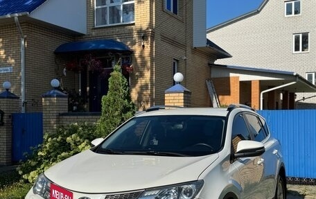 Toyota RAV4, 2013 год, 2 000 000 рублей, 1 фотография