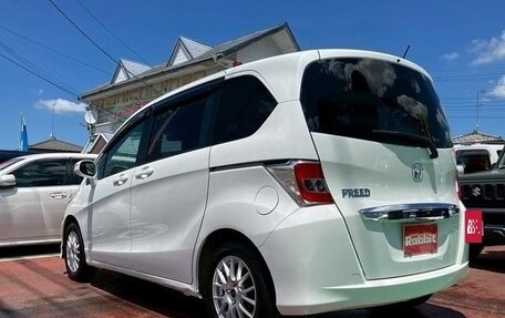 Honda Freed I, 2014 год, 860 000 рублей, 4 фотография