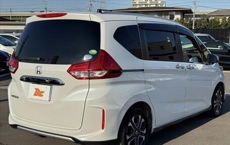 Honda Freed II, 2022 год, 1 200 000 рублей, 6 фотография