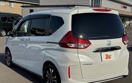 Honda Freed II, 2022 год, 1 200 000 рублей, 4 фотография