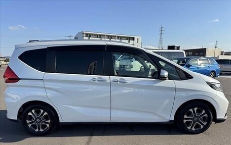 Honda Freed II, 2022 год, 1 200 000 рублей, 7 фотография