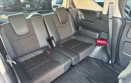Honda Freed II, 2022 год, 1 200 000 рублей, 13 фотография
