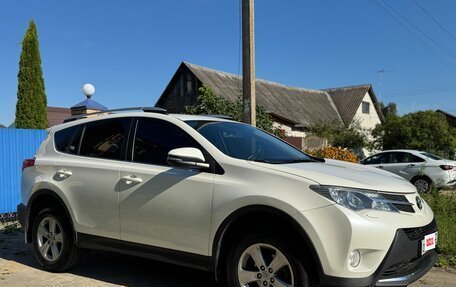 Toyota RAV4, 2013 год, 2 000 000 рублей, 4 фотография