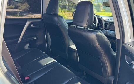 Toyota RAV4, 2013 год, 2 000 000 рублей, 12 фотография