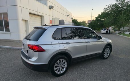 Volkswagen Tiguan II, 2018 год, 2 000 000 рублей, 6 фотография