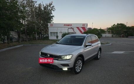 Volkswagen Tiguan II, 2018 год, 2 000 000 рублей, 9 фотография