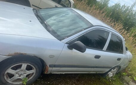 Mitsubishi Carisma I, 2003 год, 30 000 рублей, 3 фотография