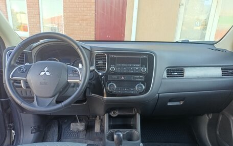 Mitsubishi Outlander III рестайлинг 3, 2012 год, 1 256 000 рублей, 9 фотография