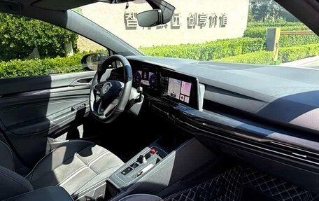 Volkswagen Golf VIII, 2023 год, 1 560 000 рублей, 7 фотография