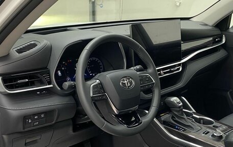 Toyota Highlander, 2025 год, 5 499 000 рублей, 23 фотография