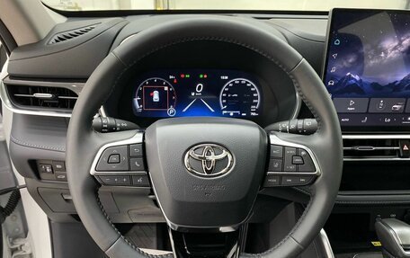 Toyota Highlander, 2025 год, 5 499 000 рублей, 26 фотография