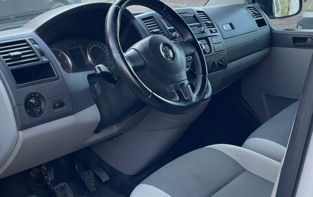Volkswagen Transporter T5 рестайлинг, 2014 год, 1 750 000 рублей, 1 фотография